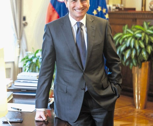 Zvezdniški predsednik države Borut Pahor se bo pekel na žaru