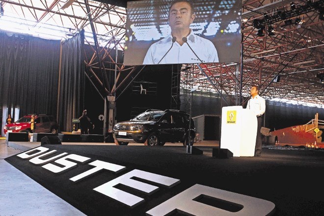 Portret Carlosa Ghosna, prednika uprave koncerna Renault-Nissan: ubijalec stroškov, ki živi kot menih
