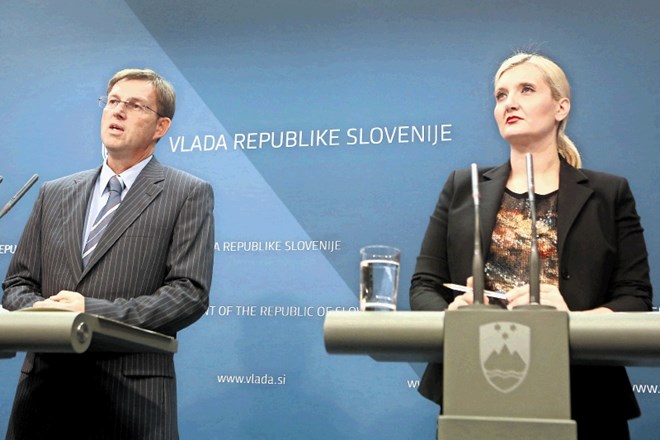 Premier Miro Cerar in ministrica za notranje zadeve Vesna Györkös Žnidar    