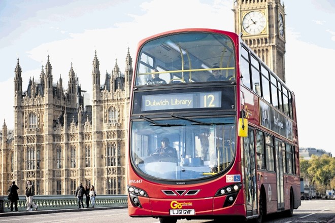 Portret dvonadstropnega londonskega avtobusa: če se ne pelješ z njim, nisi bil v Londonu