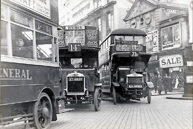 Začetek zgodbe o rdečem dvonadstropnem londonskem avtobusu sega v 19. stoletje. 