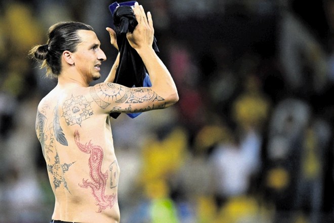 Zlatan Ibrahimović ni le izvrsten nogometaš, ampak je znan tudi po številnih tetovažah. Lani si je na trup začasno...