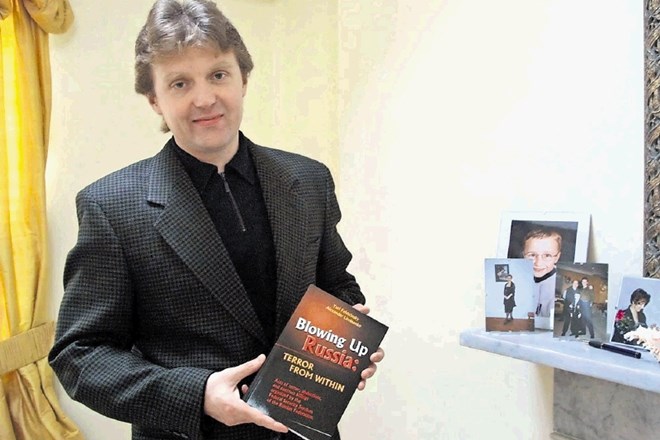 Litvinenko je v eni od svojih dveh knjig ruske  oblasti med drugim obtožil  za bombardiranje stanovanjskega bloka, da bi...