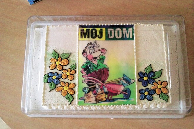 Ob 15. rojstnem dnevu smo dobili tudi torto z motivom prve naslovnice.  