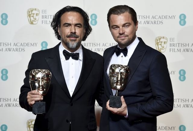 Alejandro Inarritu je za film Povratnik prejel nagrado za najboljšo režijo, Leonardo DiCaprio pa za najboljšo glavno moško...