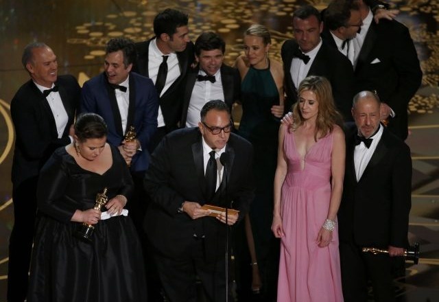 Ekipa filma V središču, ki je prejel oskarja za najboljši film. (Foto: Reuters)