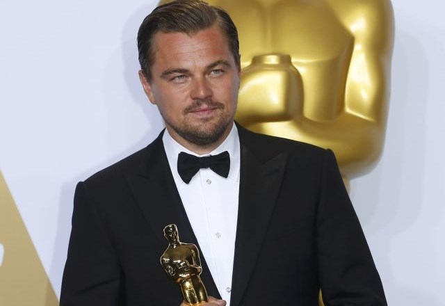 Leonardo DiCaprio je končno prejel oskarja. (Foto: Reuters)
