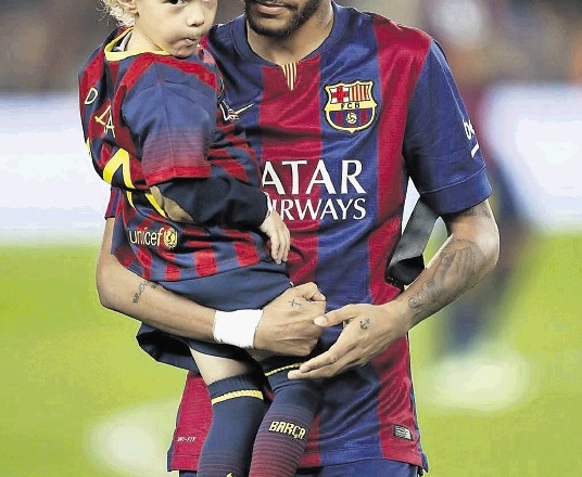 Neymar vestno skrbi za petletnega sina Davida Lucco.
