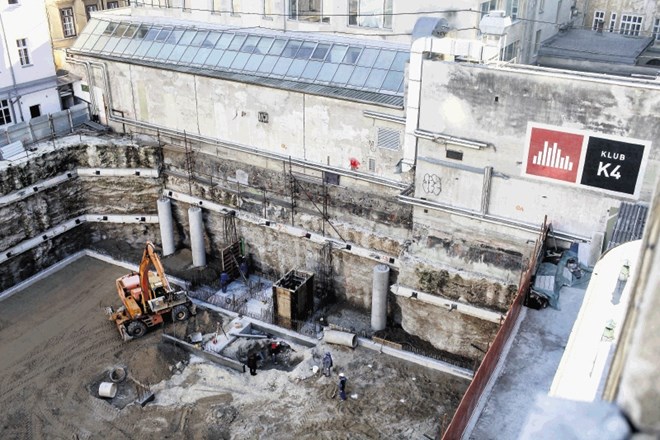 Na gradbišču projekta Kozolec II so se gradbena dela končala januarja 2014, ko je Gradis skupina G ustavila dela zaradi...