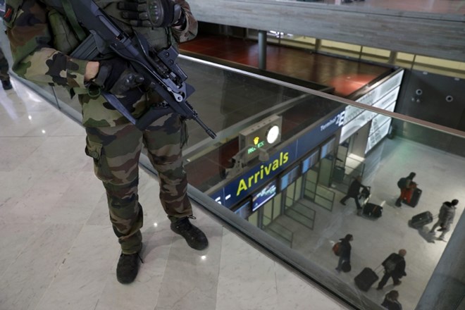 Teroristi naj bi načrtovali tudi napad na belgijsko nuklearko, Abdeslam si medtem zelo želi v Francijo