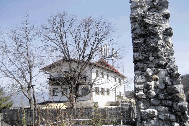 Nekdaj priljubljeno gostišče Stari grad nad Kamnikom bo kmalu znova odprlo vrata.