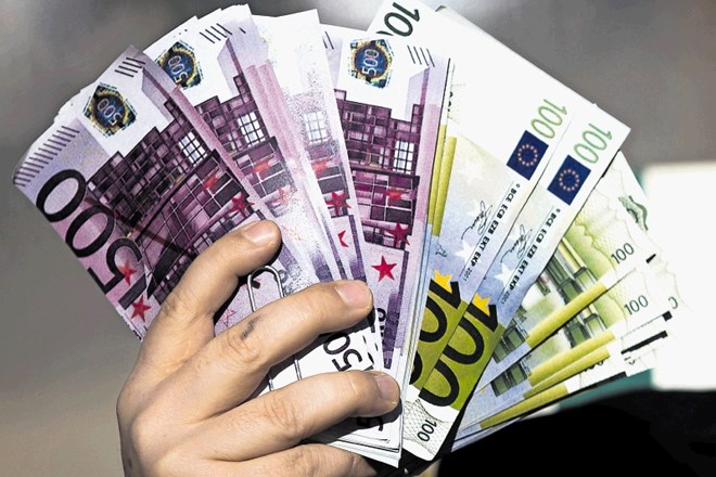 Čeprav je Slovenija tranzitna država, na policiji ugotavljajo, da večino kaznivih dejanj pranja denarja pri nas storijo...
