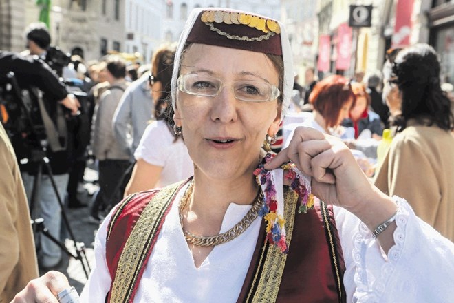 Amina Agić je poudarila, da ženske iz bosanske skupnosti še zdaleč niso dobre le pri peki baklave, ampak znajo še marsikaj...