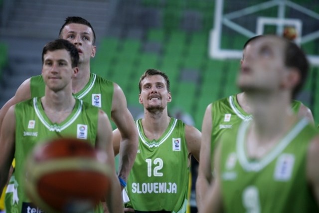 Bo slovenska košarkarska reprezentanca lahko nastopila na evropskem prvenstvu leta 2017? (Foto: Luka Cjuha)