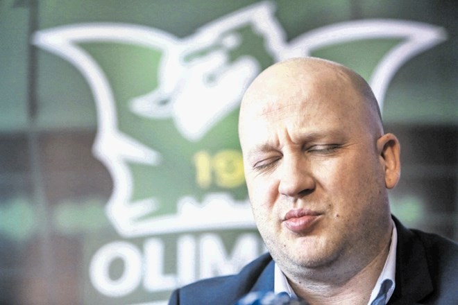 Marko Nikolić je, ko je bil trener Olimpije, svojemu temnopoltemu napadalcu Elekeju rekel: »Idiote crni.«
