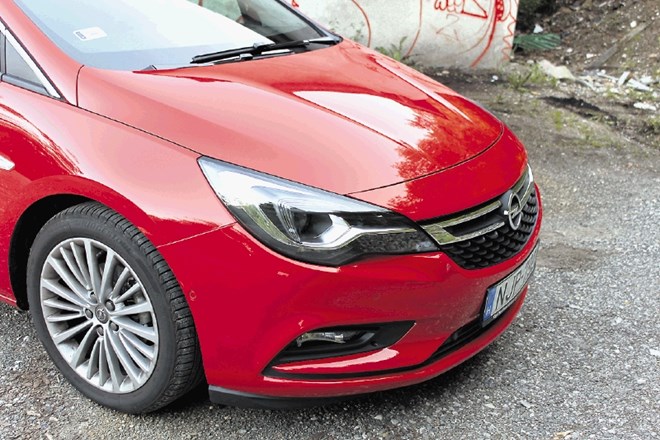 Opel astra in renault megane: Gneča pri vrhu je vedno večja