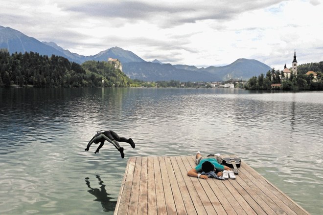 Obiskovalci Bleda med najbolj priljubljenimi aktivnostmi, ki jih ponuja slovenski biser, niso izpostavili kopanja v jezeru....
