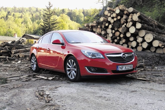 Opel insignia: Zdržala bi še nekaj let