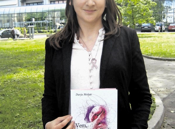 Darja Molan je o svoji izkušnji z zdravljenjem raka napisala knjigo.