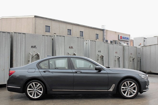 Vzporedni test BMW serije 7 in BMW serije 7L: Ko se med vožnjo spočiješ