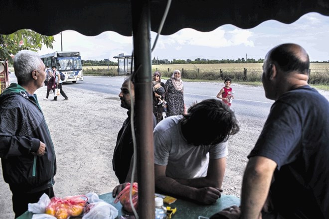 V Kelebiji se na prestop na Madžarsko čaka mesec in pol. Čakanje je bolj varno od tihotapske poti čez mejo, kjer so v zadnjih...