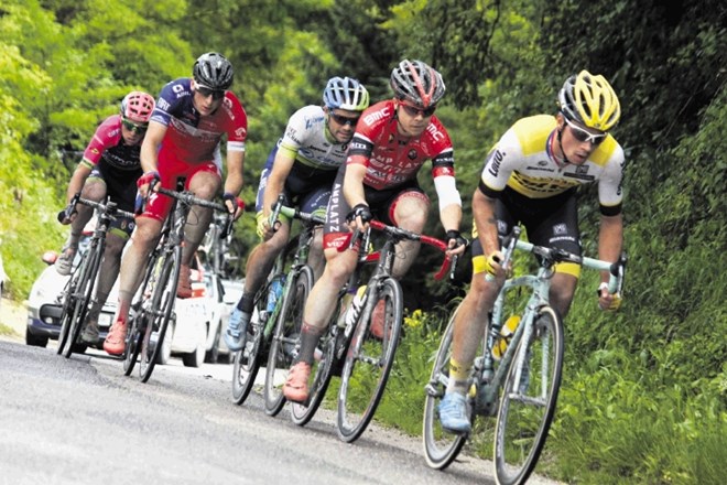 Celotno dirko 26. državnega prvenstva v kolesarstvu je krojila peterica (z desne) Primož Roglič, Jan Tratnik, Luka Mezgec,...