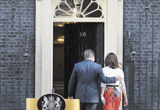 Premier David Cameron s soprogo Samantho po izjavi, da bo odstopil.
