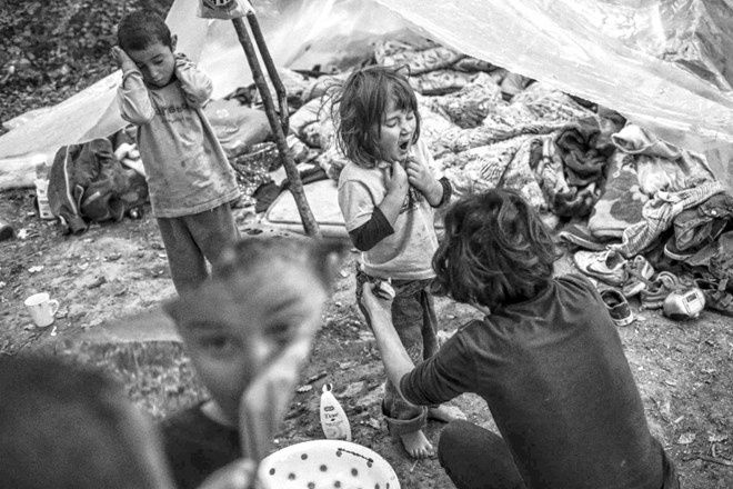 Romski otroci brez dostopa do pitne vode ne morejo normalno odraščati. Romi upajo, da jim bo pravico prinesel tudi aktualni...