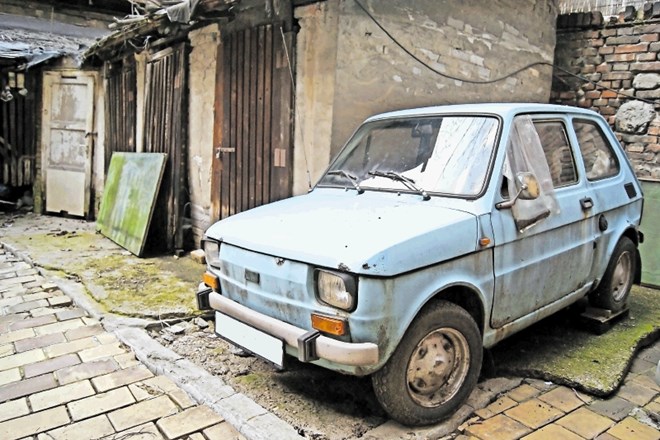 Fiat 126 – “bolhca”: Za popravilo dovolj ključ številka 13 in kladivo