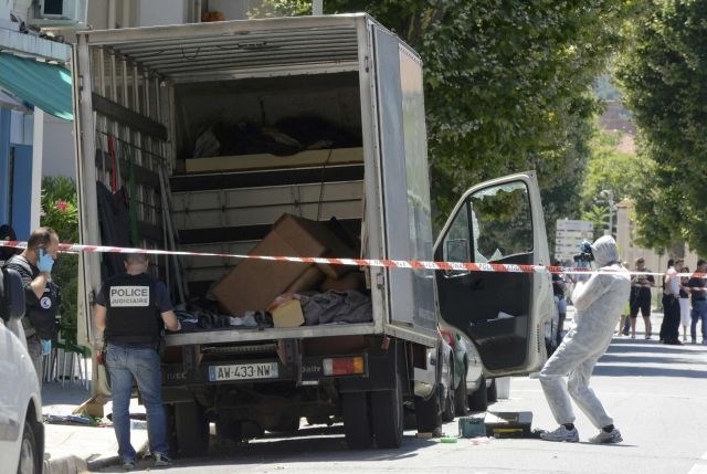 31-letni Francoz tunizijskega porekla, ki so ga oblasti identificirale kot Mohameda Lahouaieja Bouhlela, je s tovornjakom...