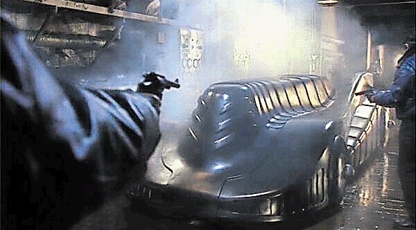 Batmobil iz filmov Tima Burtona je imel tudi poseben ščit.