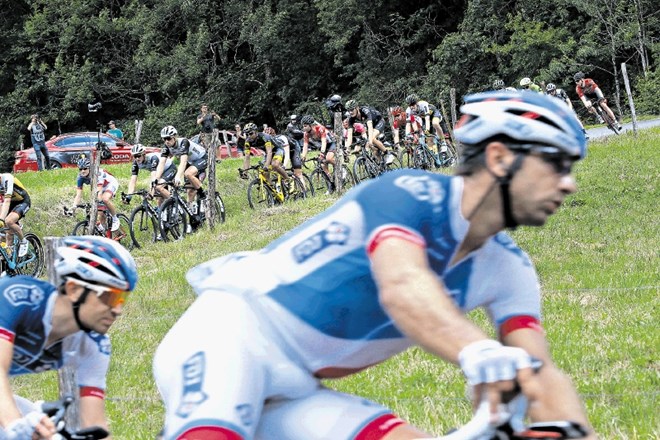 Na kolesarski dirki po Franciji: Umirjeno trpljenje se je spremenilo v dramo