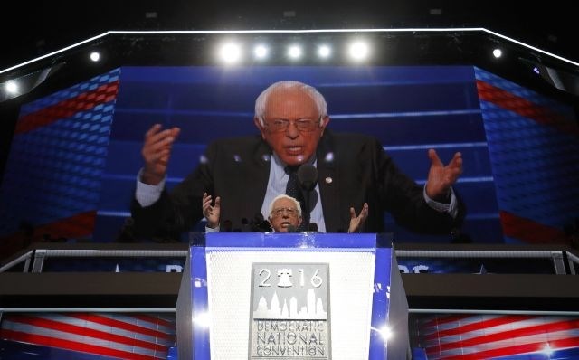 Bernie Sanders je jasno in glasno povedal, da mora biti Hillary Clinton naslednja predsednica ZDA. (Foto: Reuters)