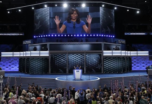 Michelle Obama je na noge spravila kakšnih 5000 demokratov, ki so se zbrali na prvem večeru demokratske konvencije. (Foto:...