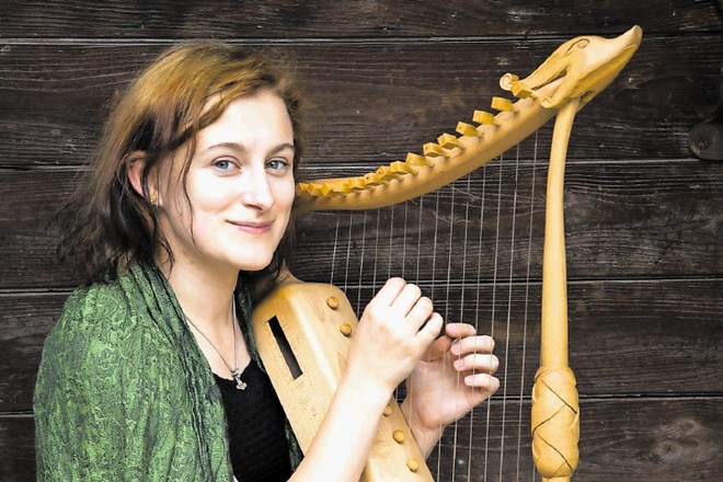 Hanna Marti, vokalistka in harfistka: »Po več letih preučevanja srednjeveške glasbe sem spoznala, da so nekateri načini...