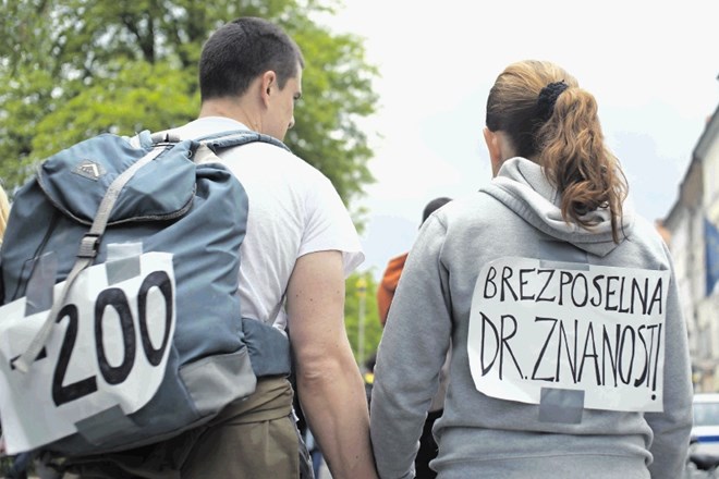 Od začetka leta 2008 se je v tujino odselilo že več kot 50.000 državljanov Slovenije.