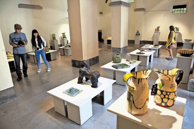 Kljub enotni temi je razstava Keramika v Magistratu zelo raznolika, saj na njej nastopajo tehnike in estetike...