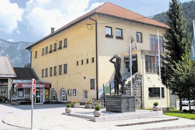 Z desetimi prebivalci na kvadrati kilometer je Osilnica eno najredkeje naseljenih območij v Sloveniji.