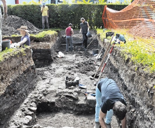 Arheologi so pri izkopavanju sredi Celja naleteli na ostanke, ki potrjujejo nekatere domneve o življenju in delu  grofov...