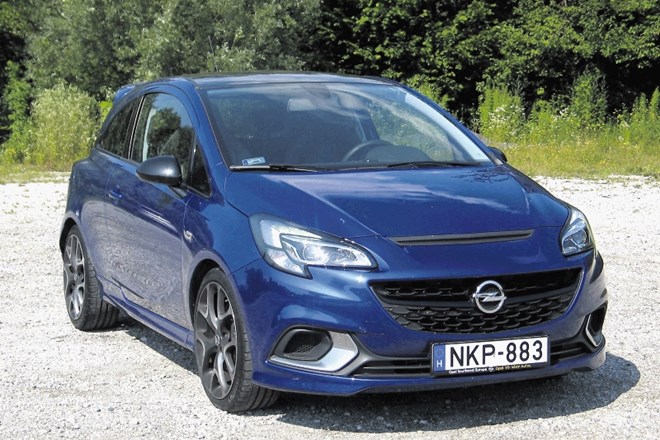 Vzporedni test Opel corse in abarth 595: Aladinova majhna vžigalnika