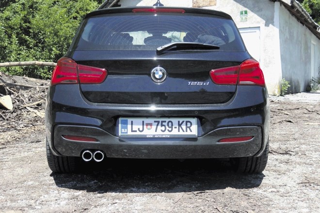 Kratki test BMW serije 1: Kot hitra črna mačka