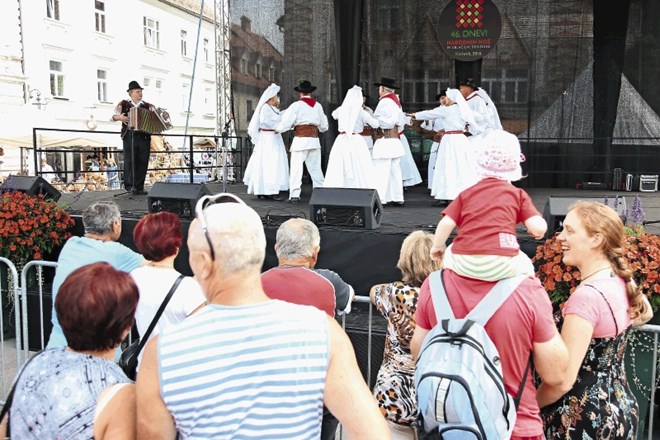 Folklorni festival je v Kamnik znova privabil množice navdušenih obiskovalcev.
