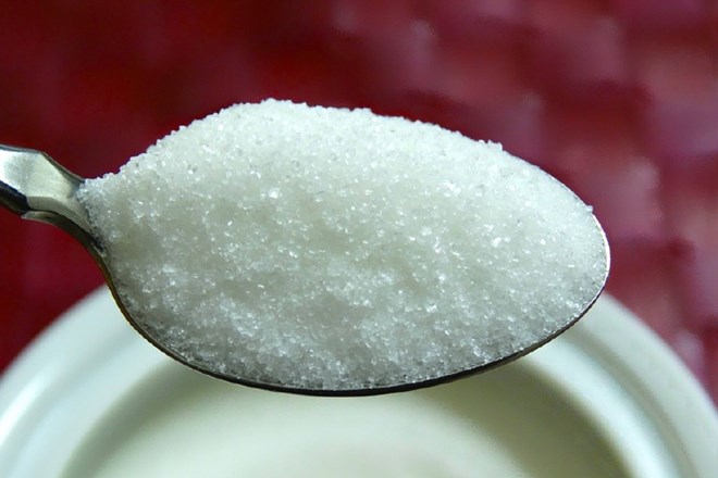 Sladkorna industrija desetletja manipulirala s študijami o škodljivosti sladkorja