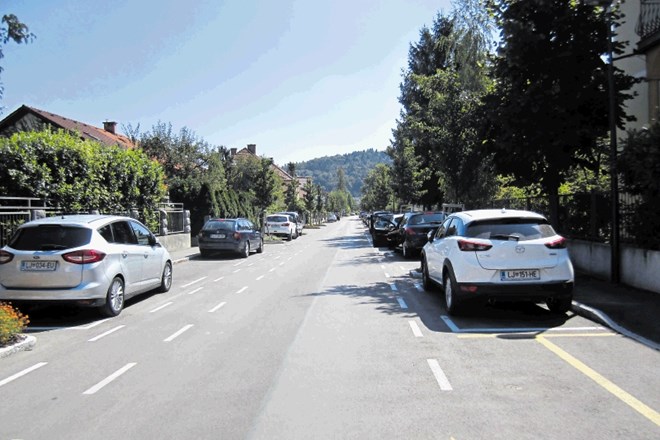 Ko je občina del Ulice Goce Delčeva pred leti prenovila, je uredila enosmerni promet, kar je omogočilo zaris parkirnih mest...