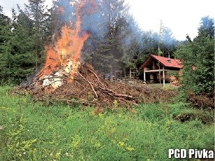 Gasilci PGD Pivka opažajo, da jim domačini vse pogosteje sporočijo predvideni čas kurjenja v naravi ali pa gasilce kar...