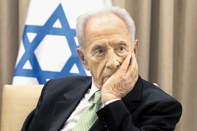 Šimon Peres je bil zagovornik miru, a se ni obotavljal, ko je bilo treba uporabiti orožje.