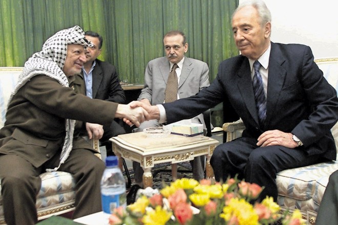 Pot do miru s Palestinci sta tlakovala Jaser Arafat in Šimon Peres, a žal njunega dela politični nasledniki niso dokončali.
