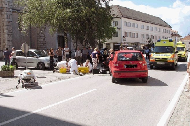 Šestnajstega avgusta 2010 je v središču Ribnice v trčenju motorja in osebnega avta umrl 25-letni Dane Jakšić.