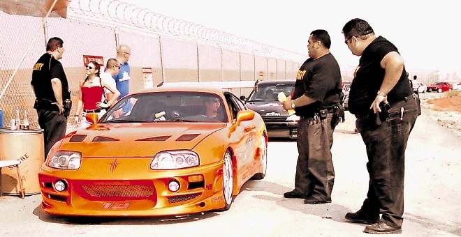 V filmu Hitri in drzni je oranžna toyota supra osrednji avtomobil. Med drugim pomaga pri reševanju Dominica Toretta pri...