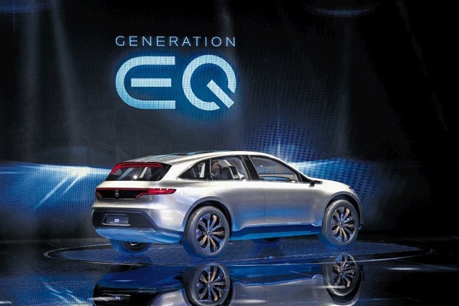 Mercedes generation EQ – elektromotorja mu zagotavljata moč 400 KM (295 kW), baterije pa doseg 500 kilometrov.